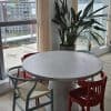 ronde betonlook tafel met ronde middenpoot beton