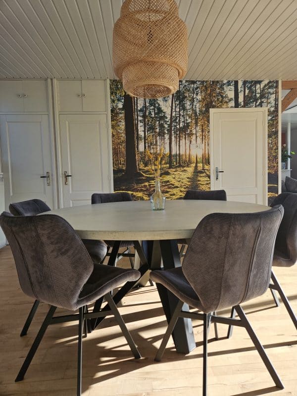 Ronde betonlook tafel met stalen poot luxe