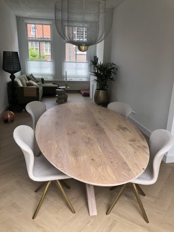 Ovale tafel met eiken houten matrix poot