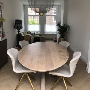 Ovale tafel met eiken houten matrix poot