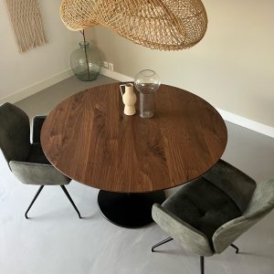 ronde noten houten tafel