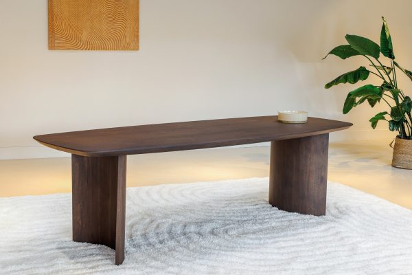 deens ovale eiken tafel met eiken half ronde poten