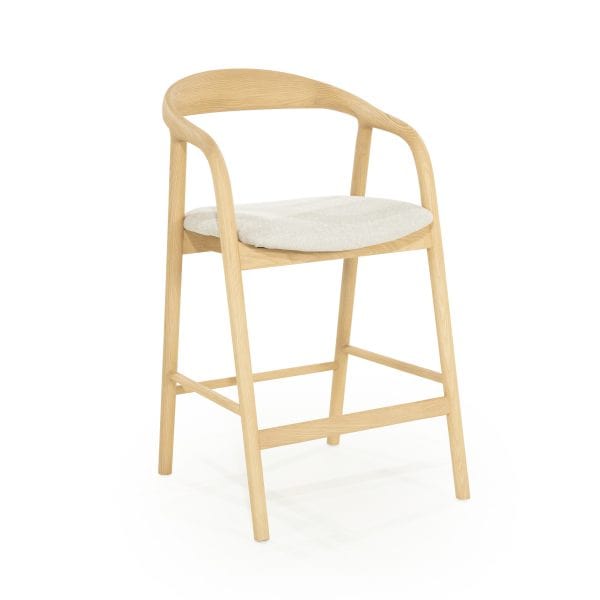 lichte houten barstoel